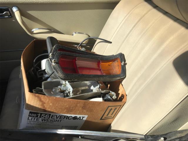 1970 mercedes benz 280 se with additional parts for restoration project