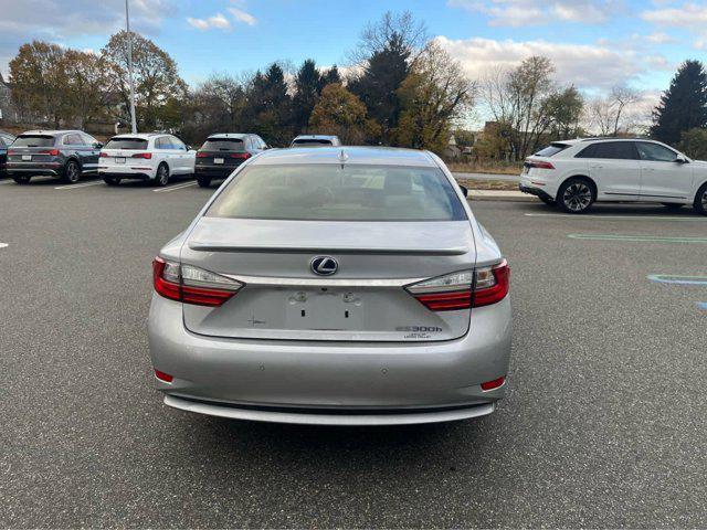 2016 lexus es 300h base