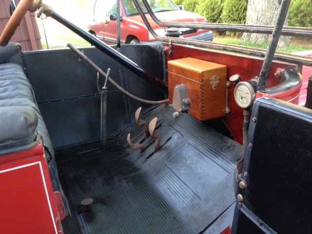 1913 model t ford touring car