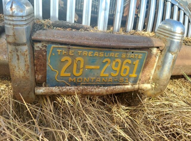 1942 buick special series 40. valley county montana license plate