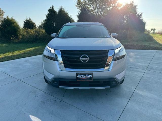 2022 nissan pathfinder platinum