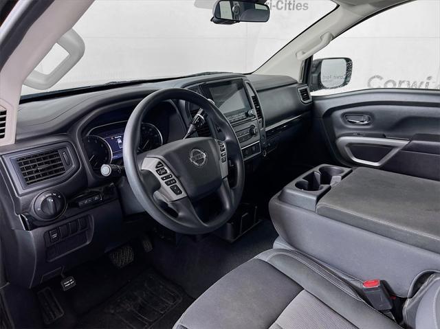 2022 nissan titan sv
