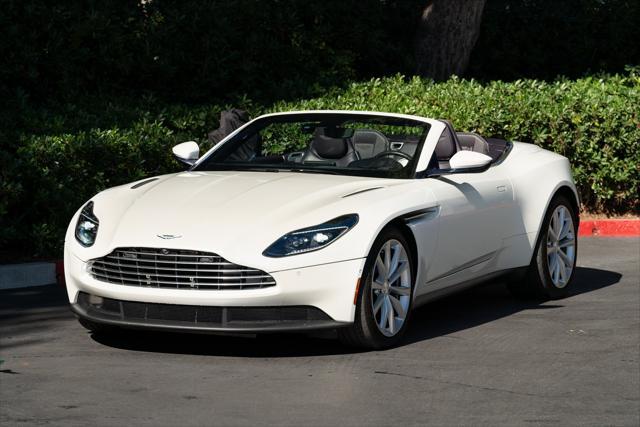 2020 aston martin db11 volante