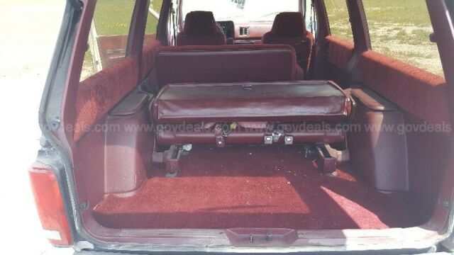 plymouth grand voyager 83k mile texas car cold a/c, no reserve