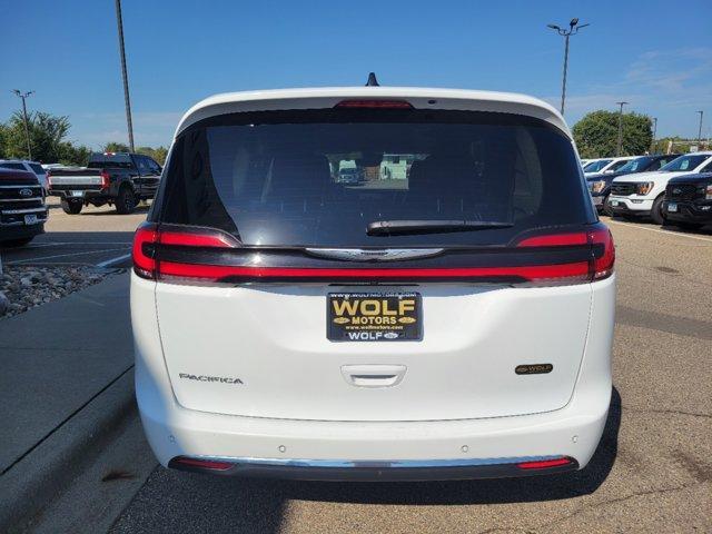2023 chrysler pacifica touring-l