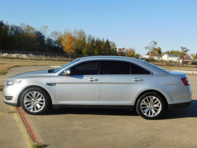 2019 ford taurus limited