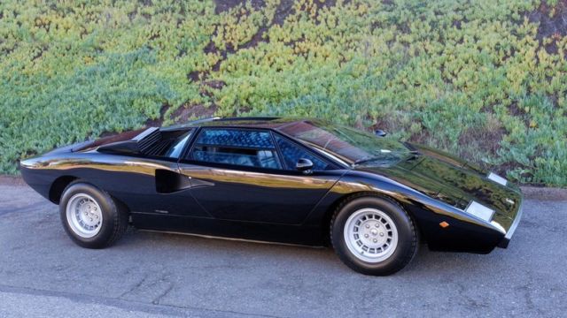 3.9l carbureted v12 - last black/black 1st gen produced!