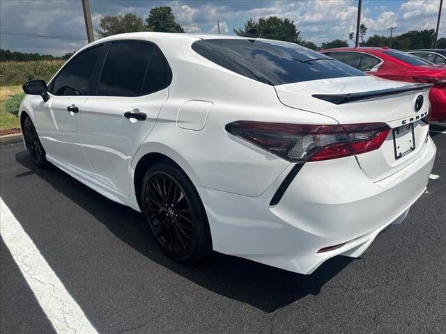 2021 toyota camry se