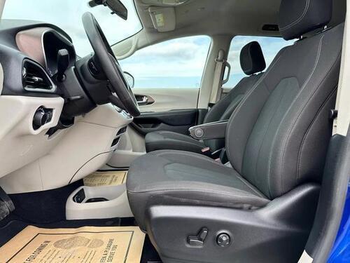 2021 chrysler voyager lx minivan 4d