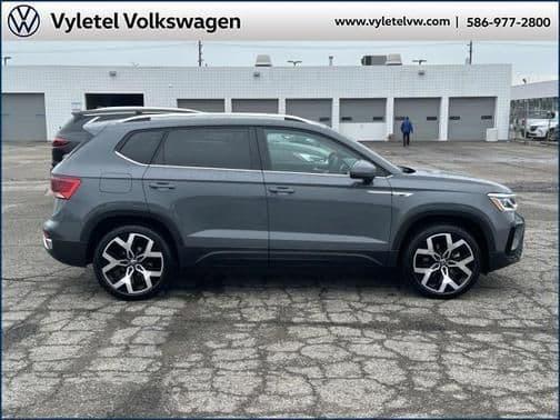 2023 volkswagen taos 1.5t sel in sterling heights, michigan