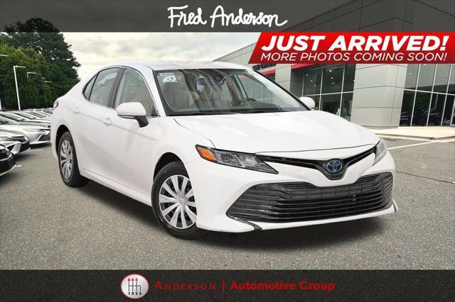 2020 toyota camry le