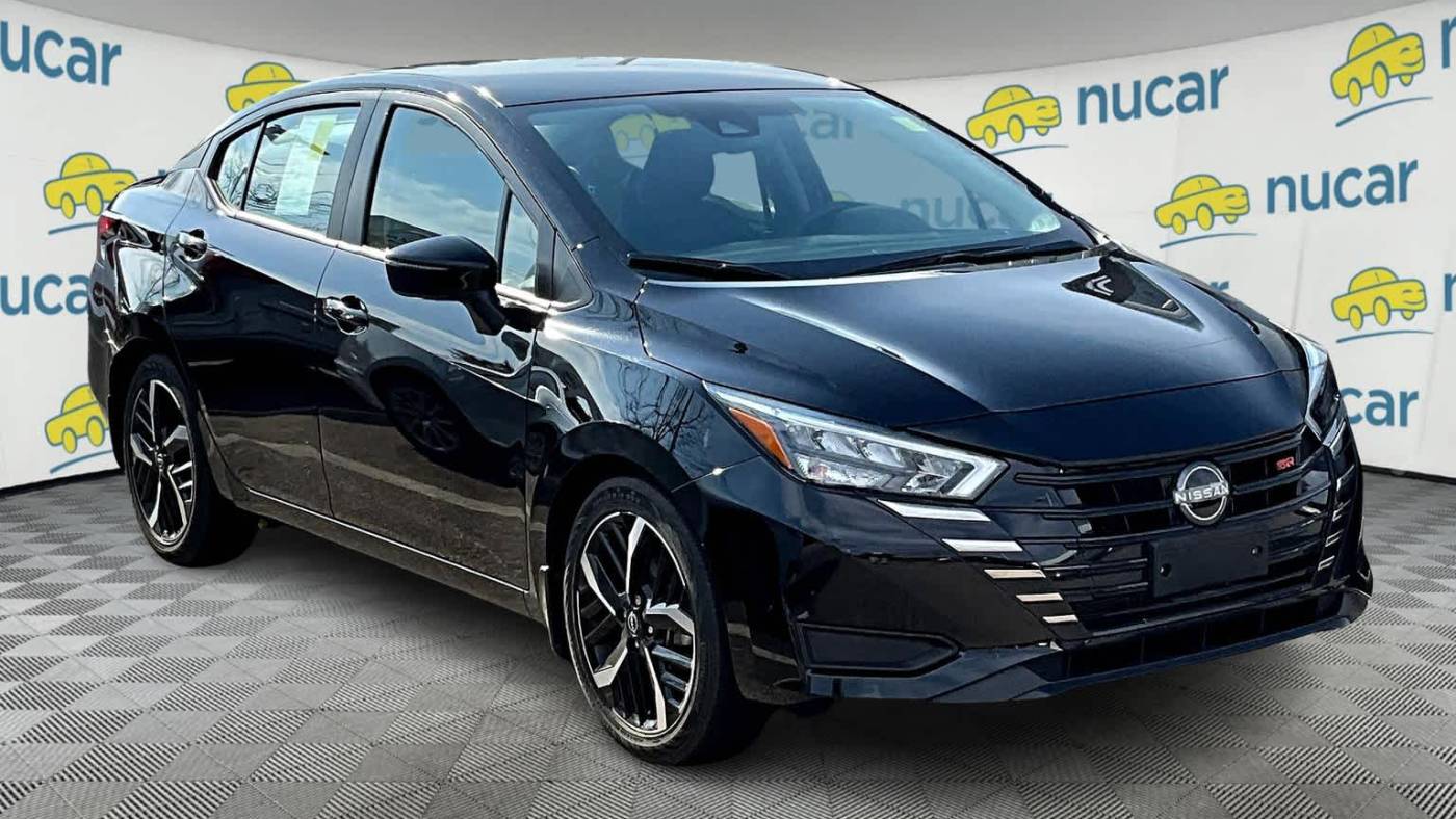 2023 nissan versa sr