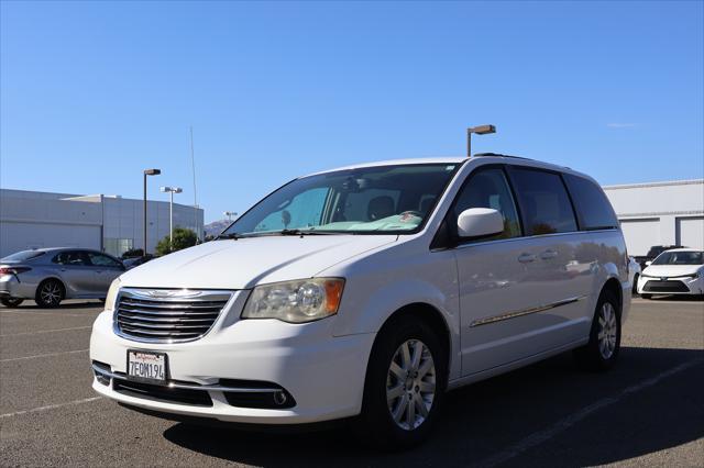 2014 chrysler town & country touring