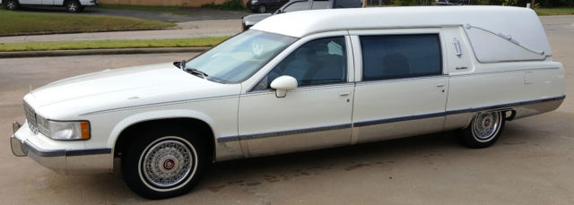 1993 white cadillac s&s hearse - good condition with 99k miles