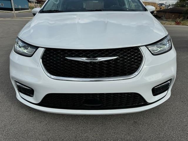 2023 chrysler pacifica touring-l
