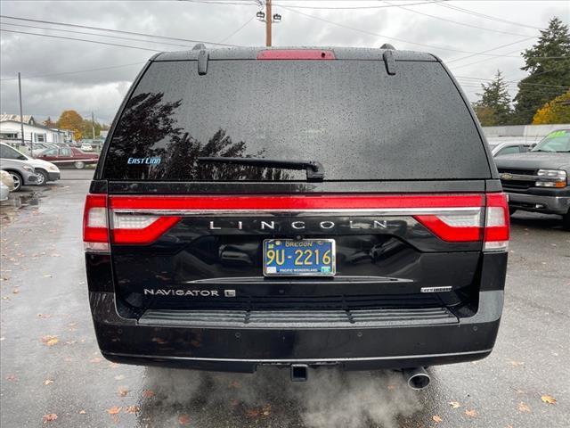 2015 lincoln navigator base