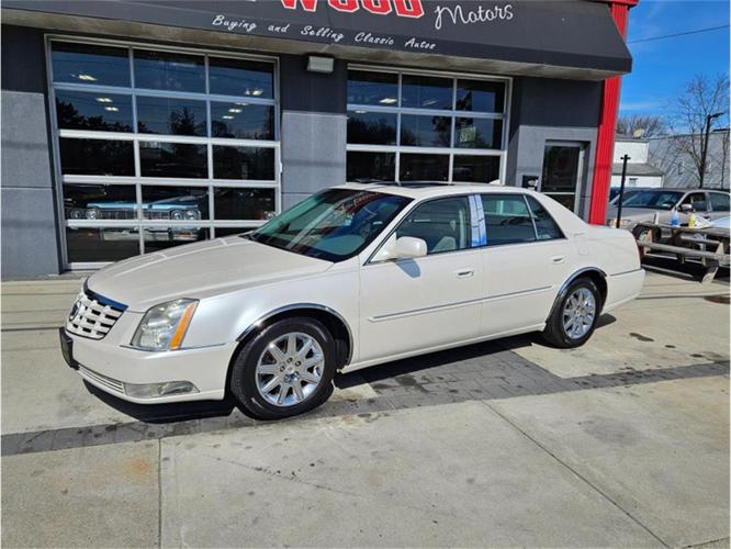2011 cadillac dts in west babylon, new york