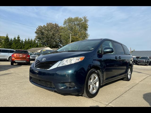 2012 toyota sienna le