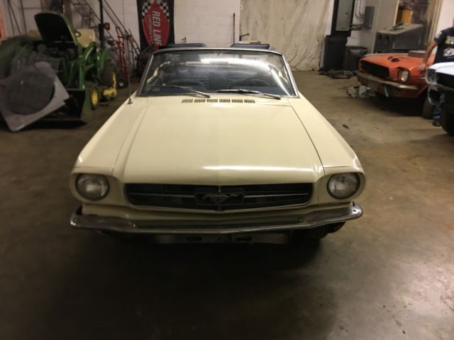 1965 ford mustang convertible power top wimbledon white