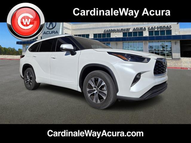 2022 toyota highlander xle