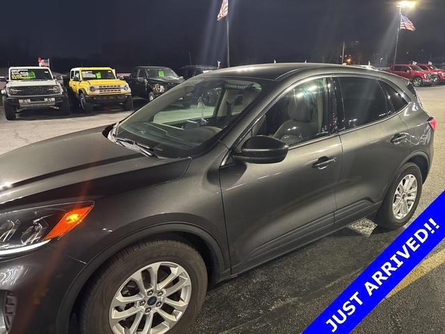 2020 ford escape se