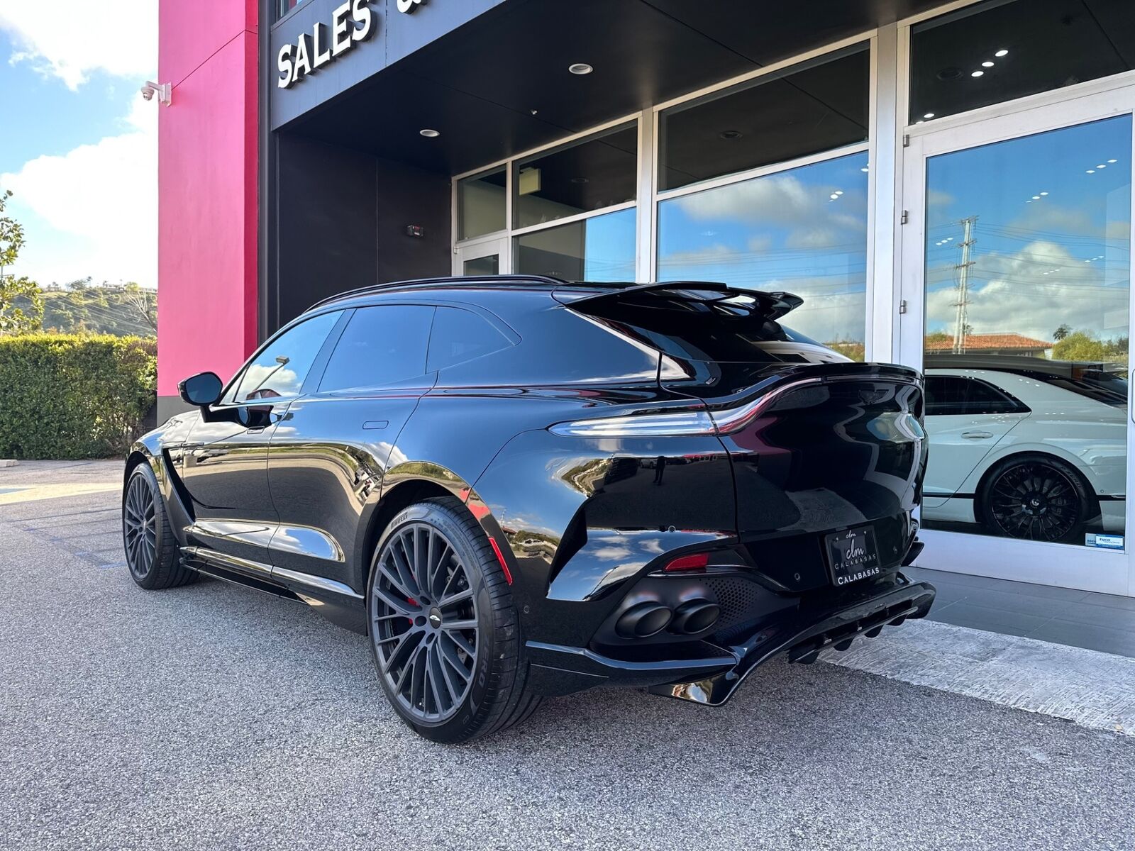 2023 aston martin dbx707 707
