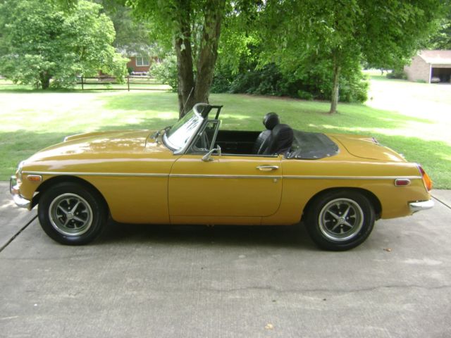 mg mgb chrome bumper - rare color - just serviced - newer soft top