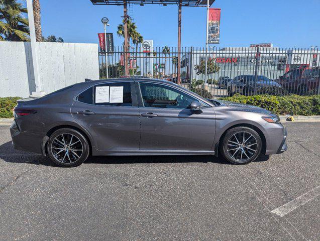 2021 toyota camry se
