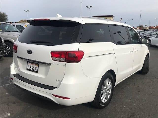 2015 kia sedona lx
