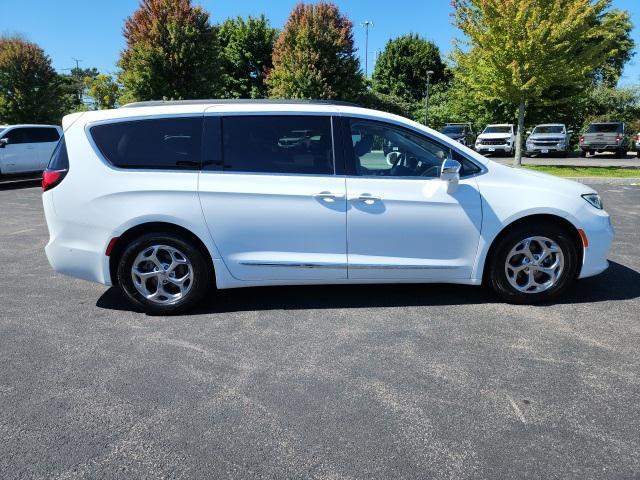 2022 chrysler pacifica limited