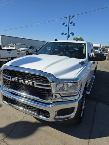 2020 ram 2500 tradesman crew cab 4x4 8' box