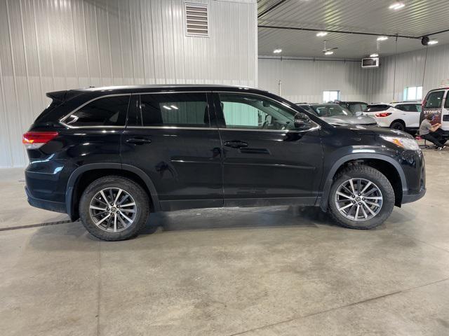 2019 toyota highlander se