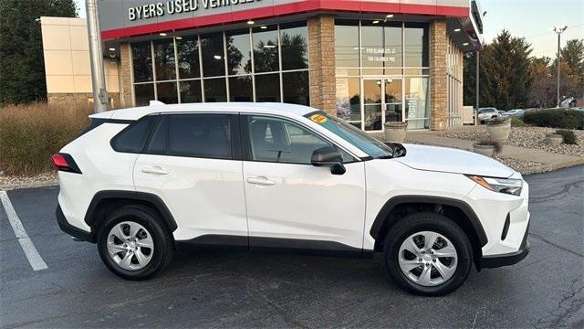 2023 toyota rav4 le