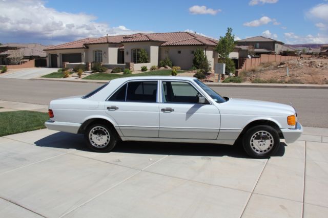 1990 300 se 4-dr, white w/grey interior