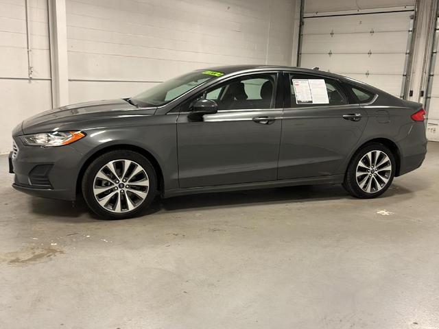 2019 ford fusion se