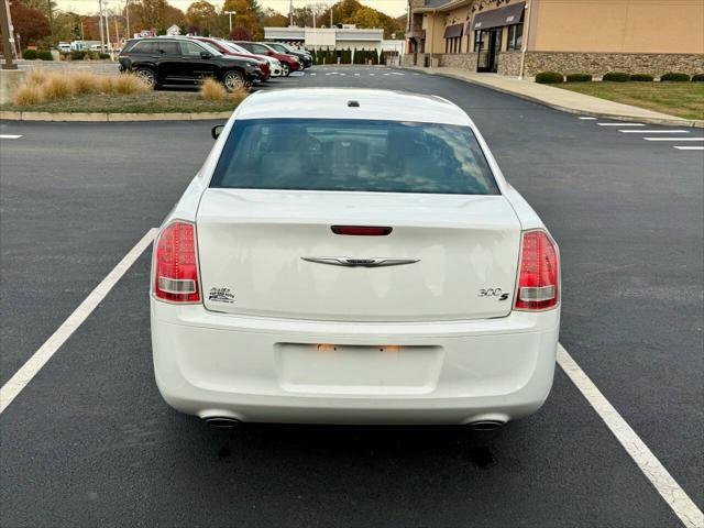2012 chrysler 300 s