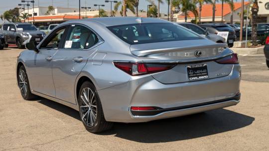 2025 Lexus ES