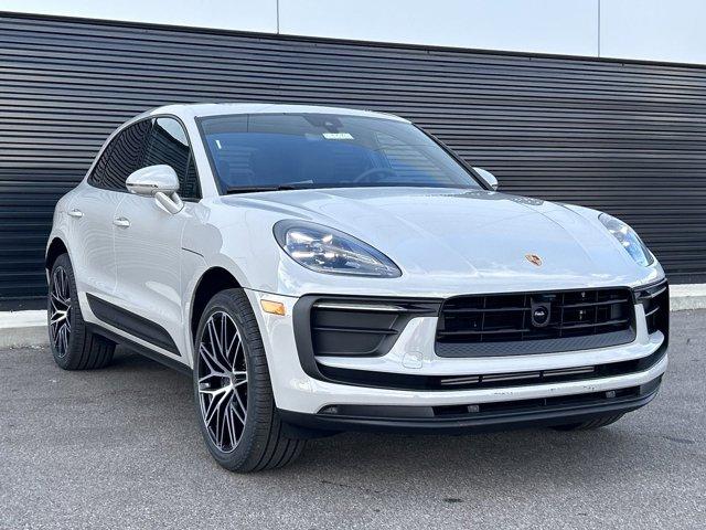 2024 porsche macan base (pdk)