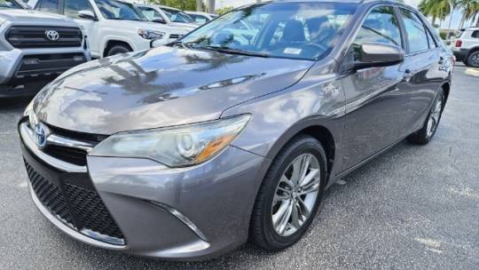 2017 toyota camry hybrid se