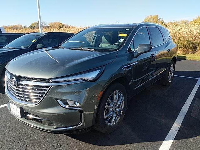 2023 buick enclave essence awd