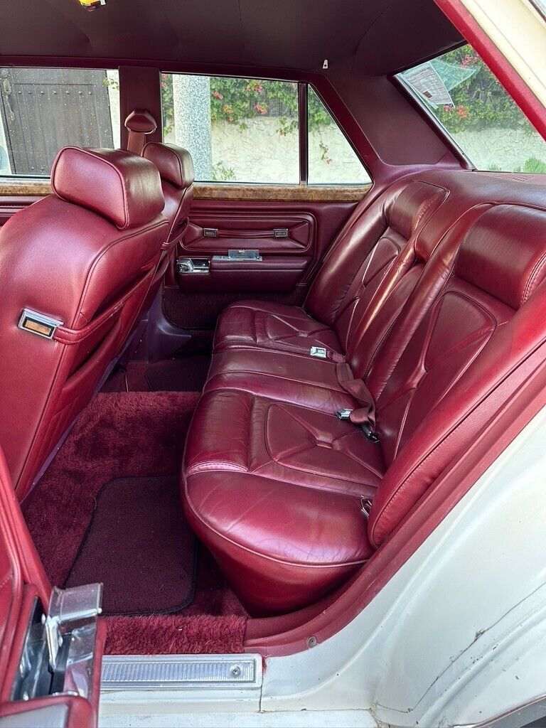 1977 ford granada ghia 4 door, original pinstripes, 302 v-8, red leather int