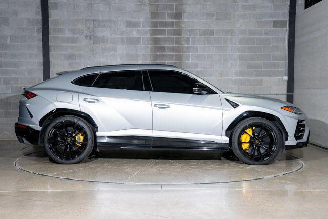 2021 lamborghini urus awd