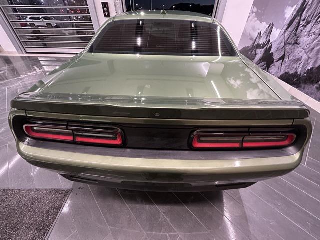 2021 dodge challenger sxt