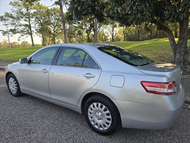 2011 toyota camry le