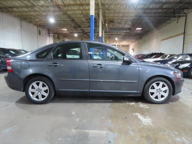 2007 volvo s40 4dr sdn 2.4l mt fwd