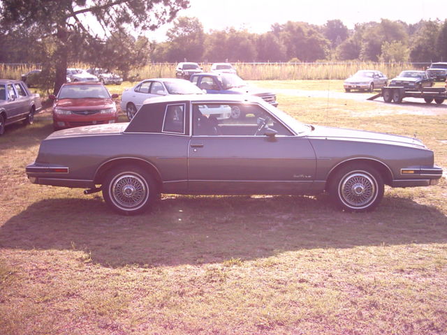 1985 grand prix le with only 70,000 miles in mint shape from back to front