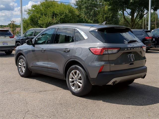 2021 ford escape se