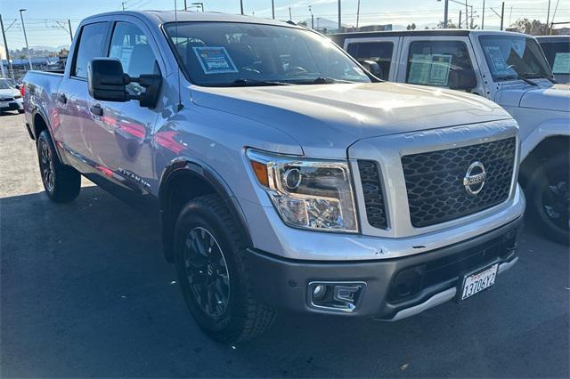 2019 nissan titan pro-4x