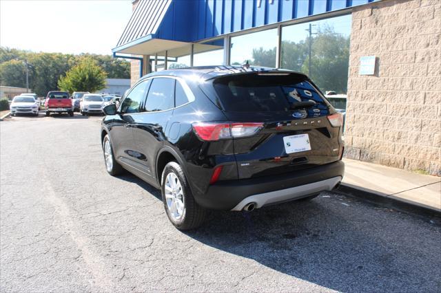 2020 ford escape se