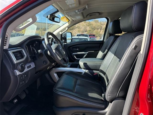 2019 nissan titan pro-4x
